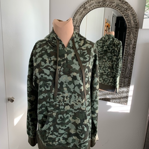 HOODIE GREEN AND BLACK MED WEIGHT PULLOVER.  SIZE MED - Picture 1 of 5